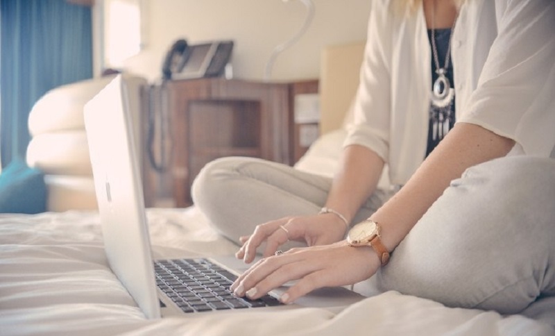 Muốn kéo dài tuổi thọ của laptop hay điện thoại, nhất định phải tránh xa những thói quen này !!! hình ảnh 2