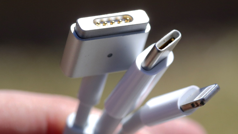 Sử dụng iPhone nên chọn mua phụ kiện như thế nào là tốt nhất?