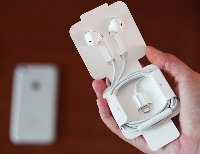 Tai nghe OnePlus "đụng độ" thiết kế AirPods: Phải chăng các nhà sản xuất đang cạn kiệt ý tưởng? hình ảnh 2