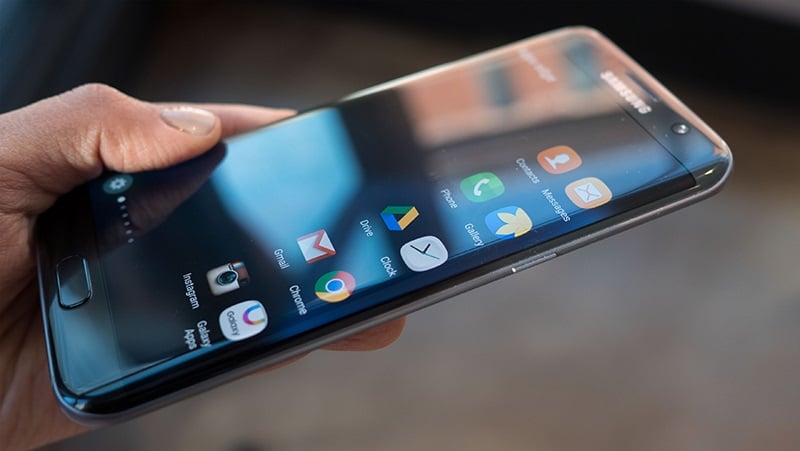 Tại sao Apple luôn nói "Không" với iPhone màn hình cong? hình ảnh 2