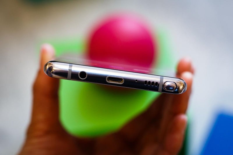 Nguyên nhân vì đâu khiến tốc độ sạc pin cho smartphone luôn 