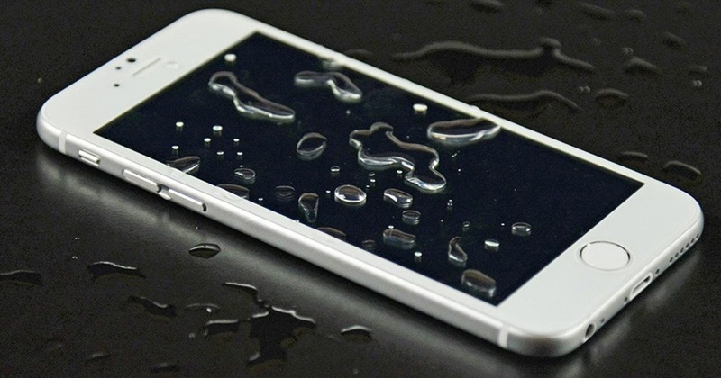 Người dùng nên dừng việc bỏ điện thoại vừa rơi xuống nước vào thùng gạo, lý do là...? hình ảnh 2