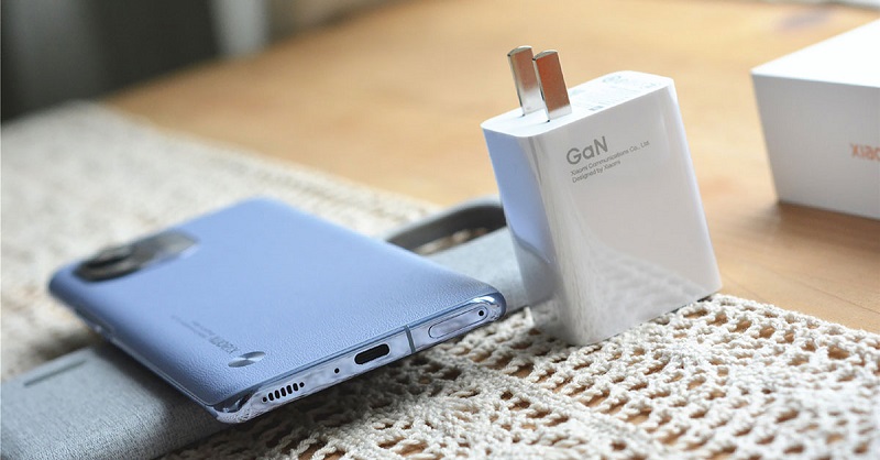 Tin hottttt: Xiaomi Mi 11 chính hãng "cập bến" Việt Nam có kèm theo cục sạc !!! hình ảnh 2