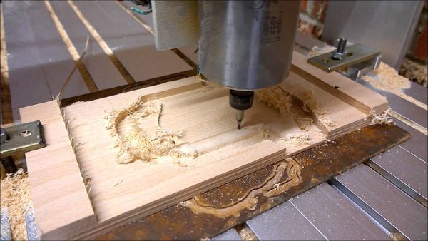 Gia công vách ngăn CNC di động trên chất liệu gỗ