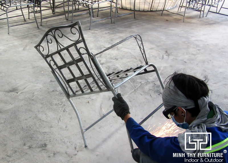 Hướng dẫn ra mẫu ghế sắt mỹ nghệ sơn tĩnh điện tại xưởng cơ khí Minh Thy Furniture