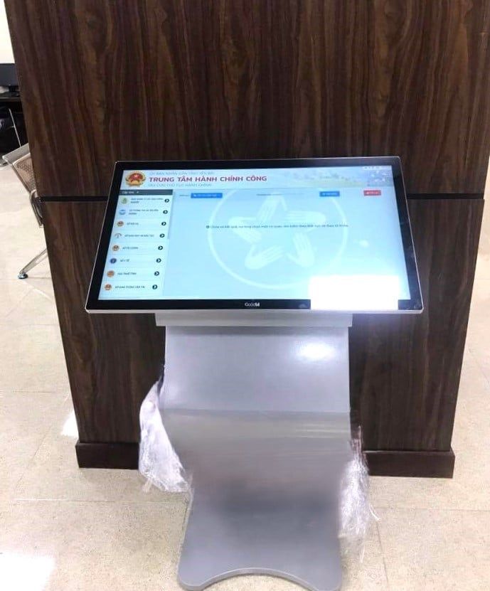 Kiosk đăng ký thông tin tích hợp nhận diện khuôn mặt