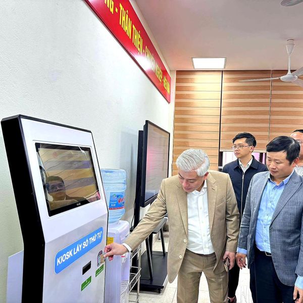 Kiosk Xác Thực Sinh Trắc Học