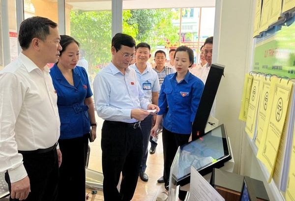 Kiosk Đăng Ký Hồ Sơ Khám Chữa Bệnh Trực Tuyến