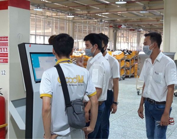 Kiosk Check In: Giải Pháp Hiệu Quả Cho Quá Trình Tự Làm Thủ Tục Của Khách Hàng