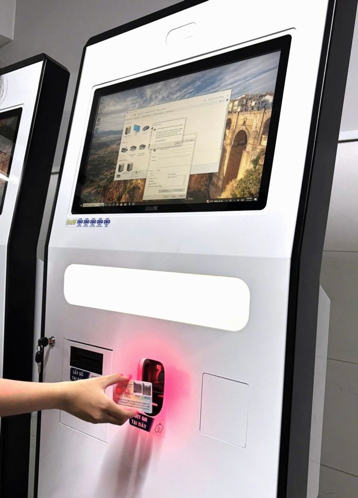 Kiosk hỗ trợ xác minh sinh trắc học