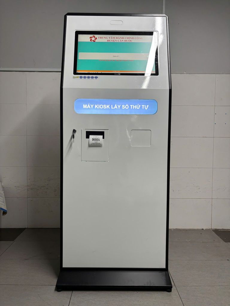 Kiosk lấy số thứ tự cho cơ quan công an