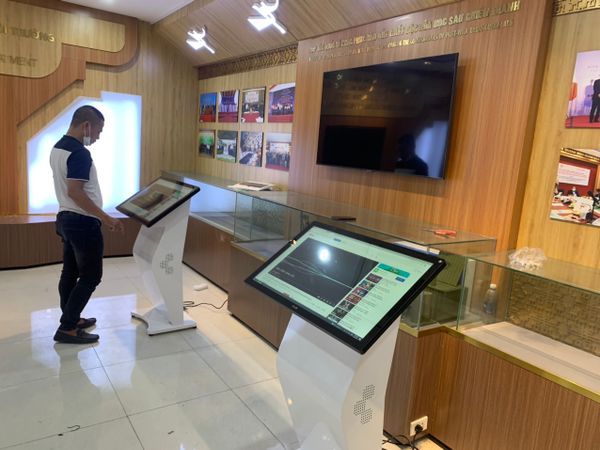 Kiosk Xác Thực Sinh Trắc Học