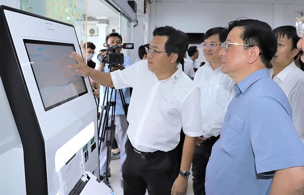 Kiosk Xác Thực Sinh Trắc Học