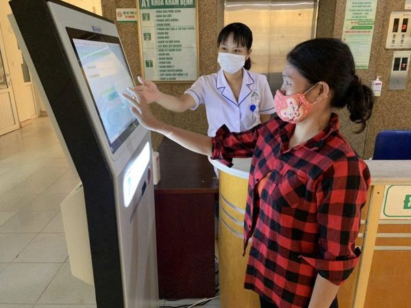 Cách mạng hóa bệnh viện với kiosk lấy số thứ tự GoodM
