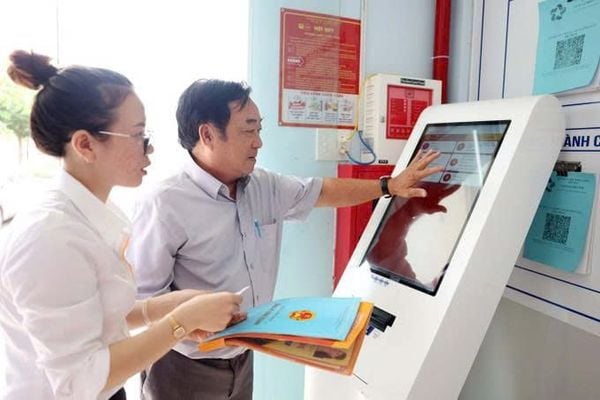 Kiosk Dịch Vụ Công Phục Vụ Chuyển Đổi Số Quốc Gia
