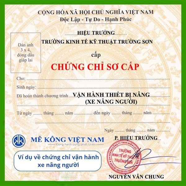 Cần trang bị các chứng chỉ vận hành xe nâng người