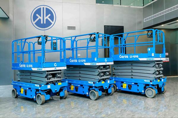 Tìm hiểu giá cho thuê xe nâng người cắt kéo 12m Genie tại Mê Kông Việt Nam mới nhất