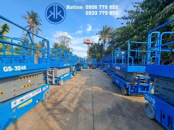 Mê Kông cho thuê xe nâng người cắt kéo 12m Genie với giá tốt, độ mới lên đến 90%