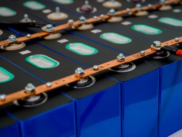 Pin Lithium xe nâng người điện loại nào tốt?