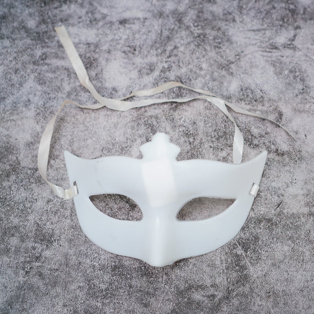 Mặt nạ Halloween form trắng
