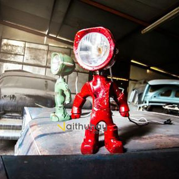 Siêu nhân điện quang LAMPSTER - Đèn bàn Robot lập kỷ lục về gây quỹ!!