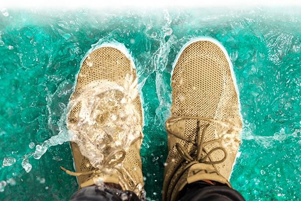 VIA - Giày đan không thấm nước làm từ nhựa đại dương trên Kickstarter