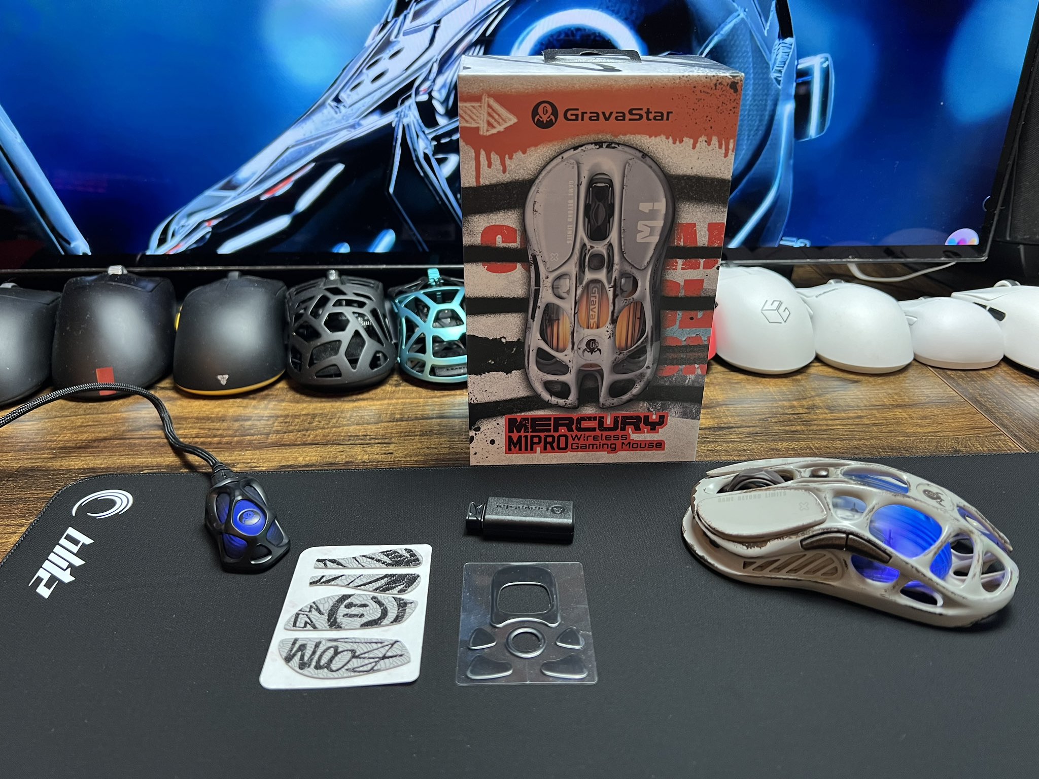 What's inside GravaStar Mercury box