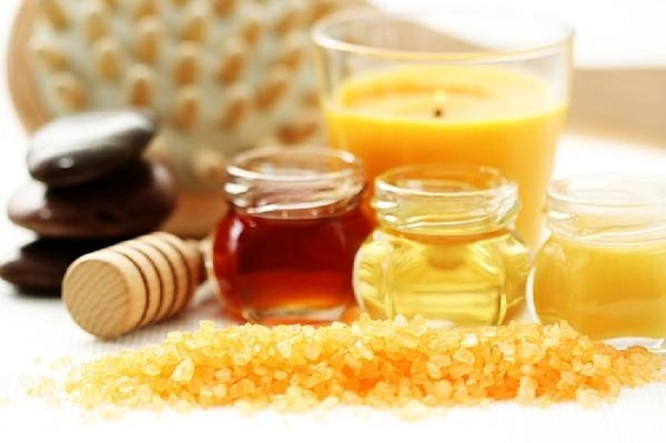 làm kem dưỡng da từ dầu oliu và mật ong