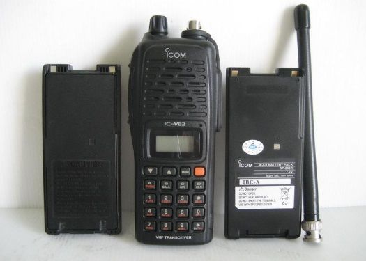 bo-dam-icom-ic-v82
