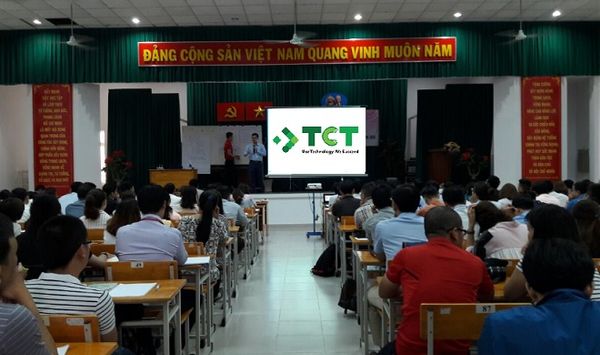 may-chieu-epson-eb-x05-phong-hop