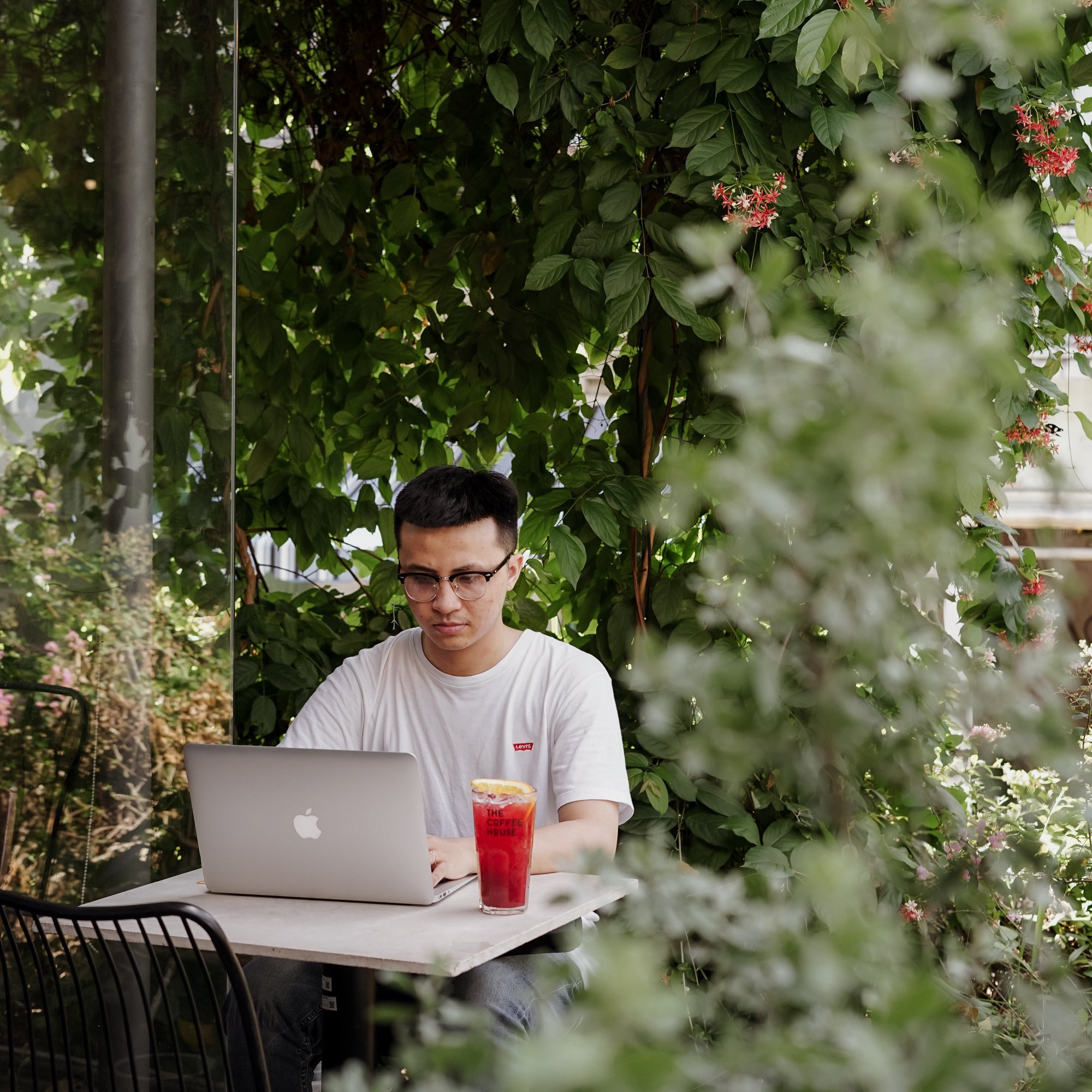 THÓI QUEN ĐỌC SÁCH CỦA NGƯỜI TRẺ