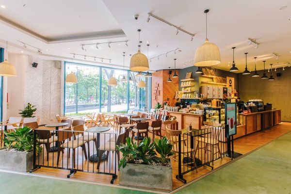 HN Hoàng Đạo Thúy 2