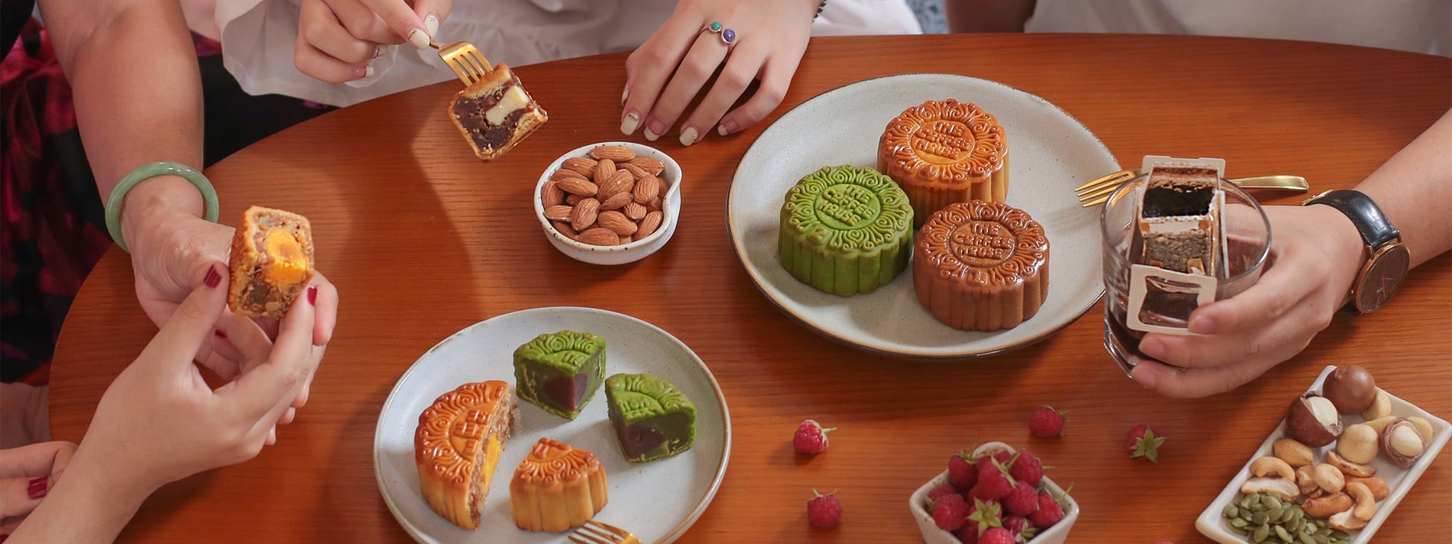 Kể chuyện mùa trăng tại The Coffee House