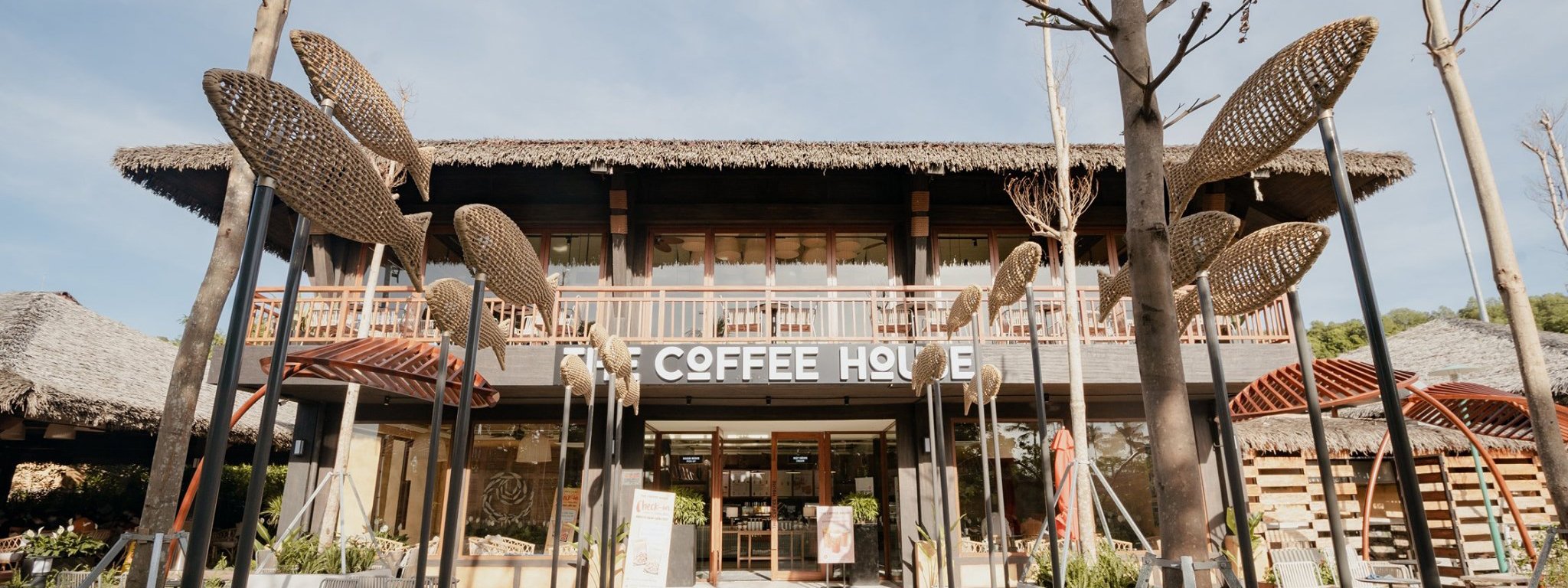 The Coffee House đầu tiên tại Phú Quốc: Không gian cửa kính đón ánh sáng tự nhiên, menu đặc biệt