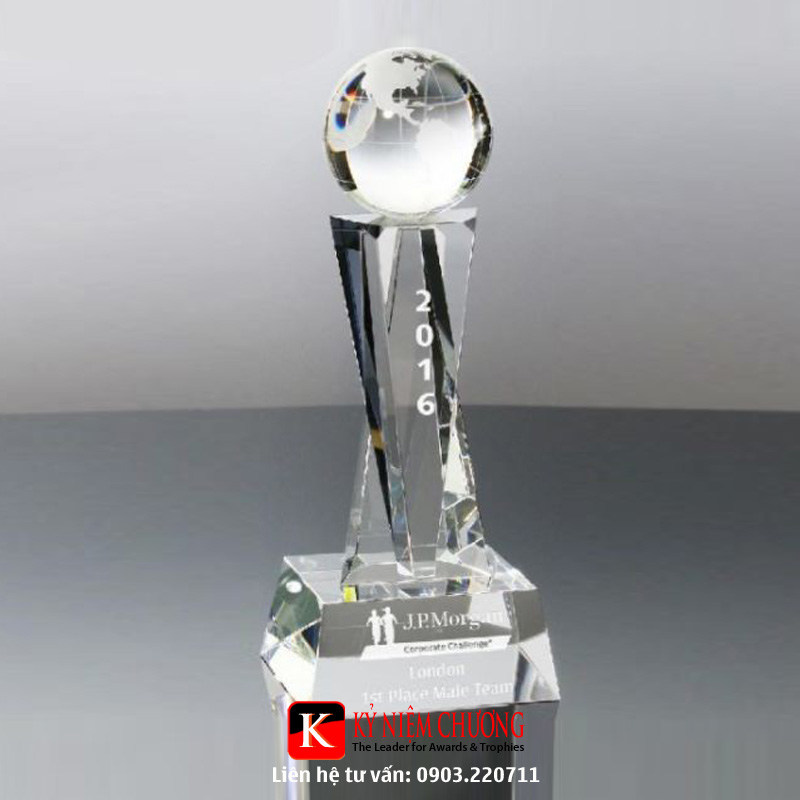 Mẫu cúp tennis quản cầu kim cương