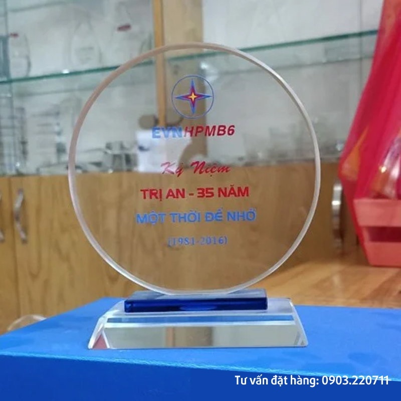 Rất nhiều mẫu Kỷ niệm chương thủy tinh giá rẻ