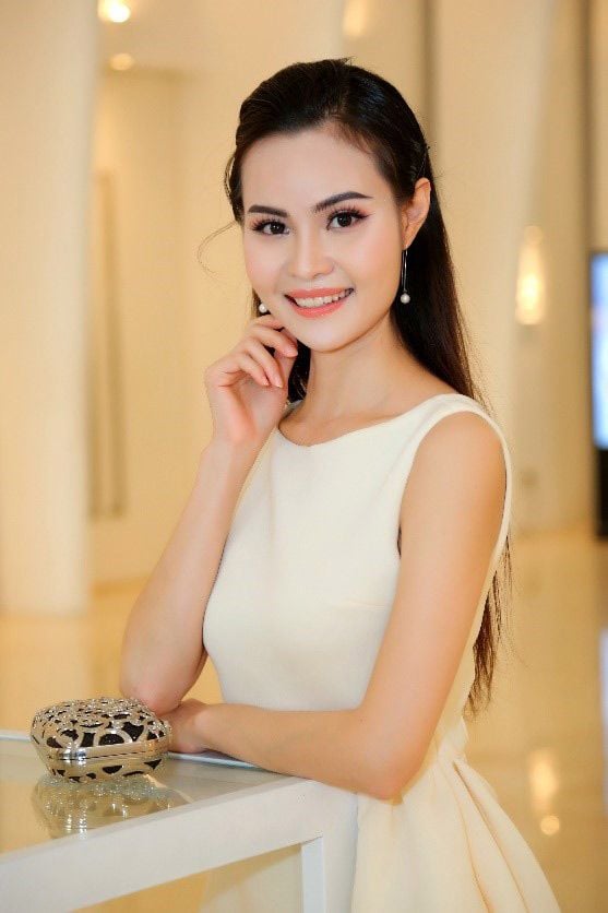 Cùng gương mặt khả ái và thần thái rạng ngời, Thanh Trúc trở thành điểm nhấn tinh khôi trong họp báo cuộc thi Hoa hậu doanh nhân Việt kiều toàn cầu 2019
