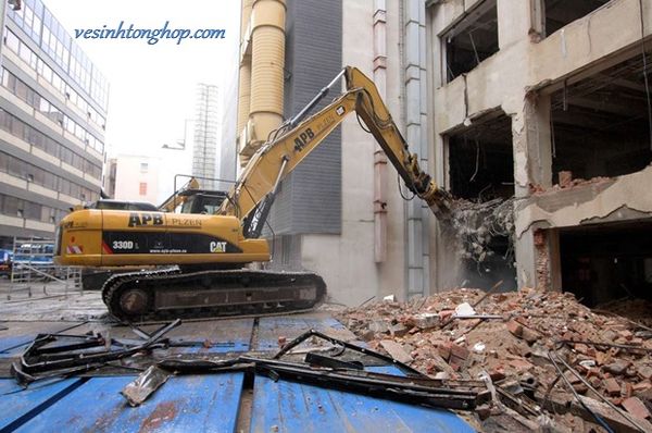 xe bóp phá bê tông tại quảng bình