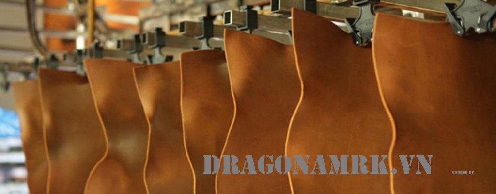 loại bỏ mùi trên đồ da