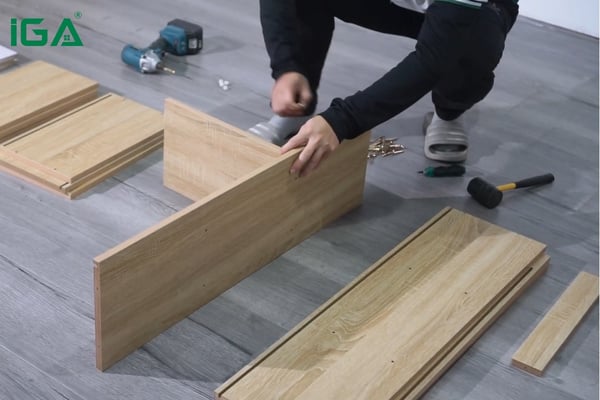 Bạn rất nên mua sắm kệ sách đa năng, tiện dụng cho mình