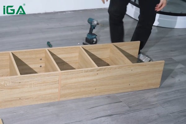 Bạn phải nắm được kỹ thuật lắp ráp kệ sách được áp dụng riêng cho từng loại kệ sách để bàn, treo tường và kệ đứng 5 tầng