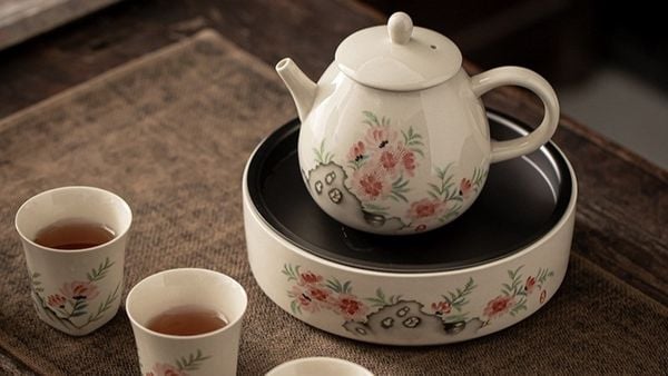 Sử dụng dụng cụ pha trà đạo giúp hương vị của trà thơm ngon hơn