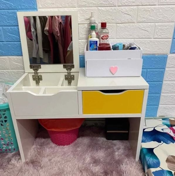 hình ảnh thực tế bàn trang điểm