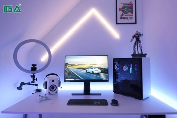 Ánh sáng không chỉ giúp bạn làm việc hiệu quả mà còn là một yếu tố trang trí quan trọng