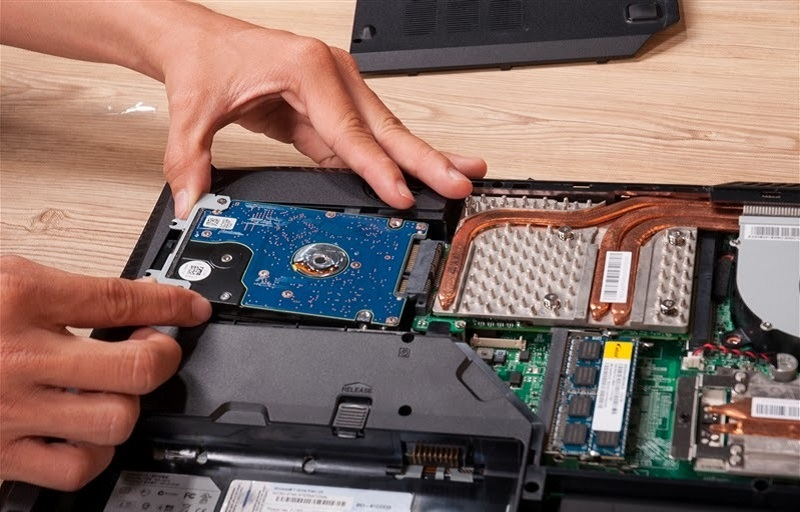 Một Chiếc Laptop có thể lắp vào bao nhiêu chiếc ổ cứng