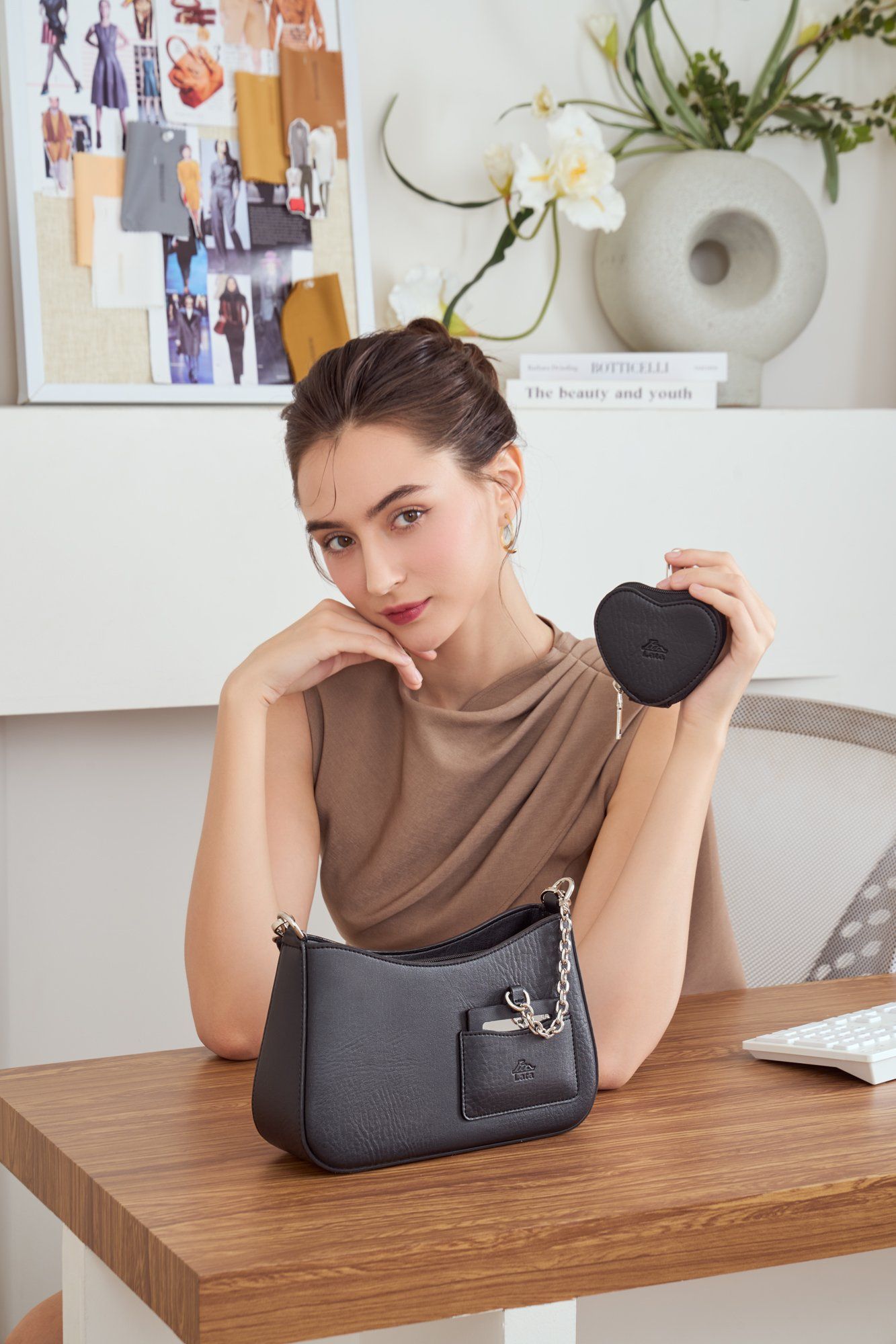 Túi Lata (Thời trang nữ vintage phối ví trái tim kèm gương mini size 24 - Túi đeo chéo HN136)