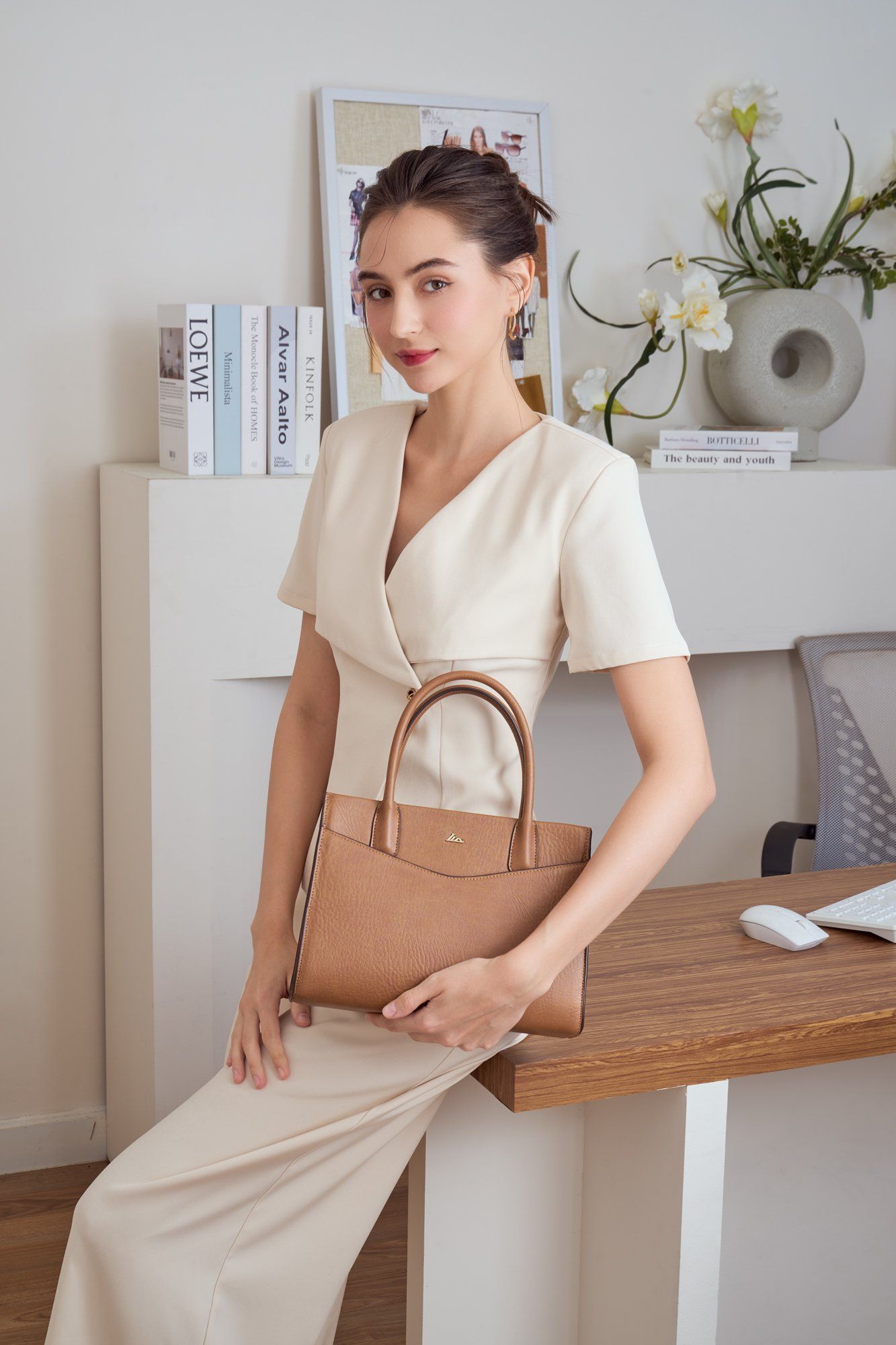 Túi Lata (Thời trang nữ công sở cỡ trung - Túi xách da TX23)