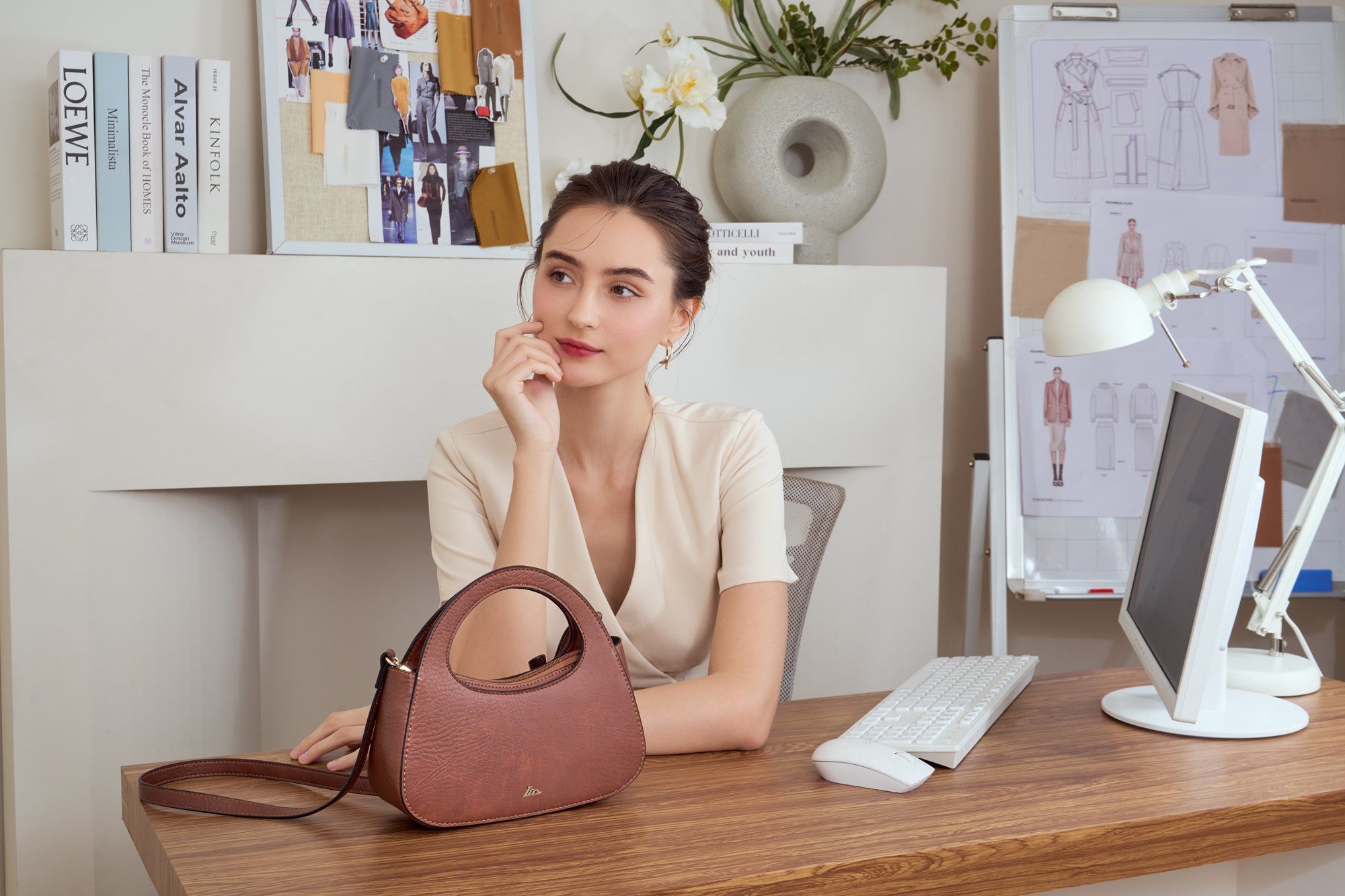 Túi Lata (Thời trang nữ đi chơi size 23 - Túi đeo chéo da HN133)