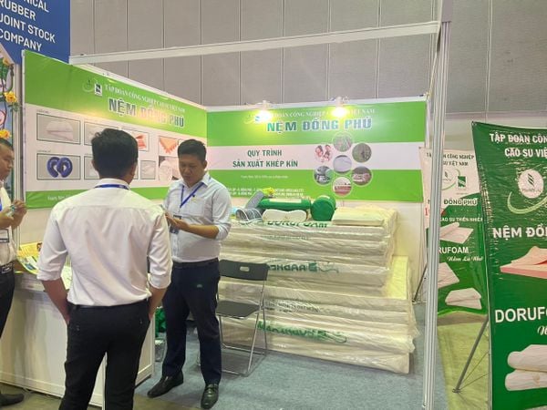 Gian hàng Công ty Cổ phần Cao su kỹ thuật Đồng Phú (DORUFOAM) tại Diễn đàn , Hội chợ hàng Việt Nam Xuất khẩu năm 2023