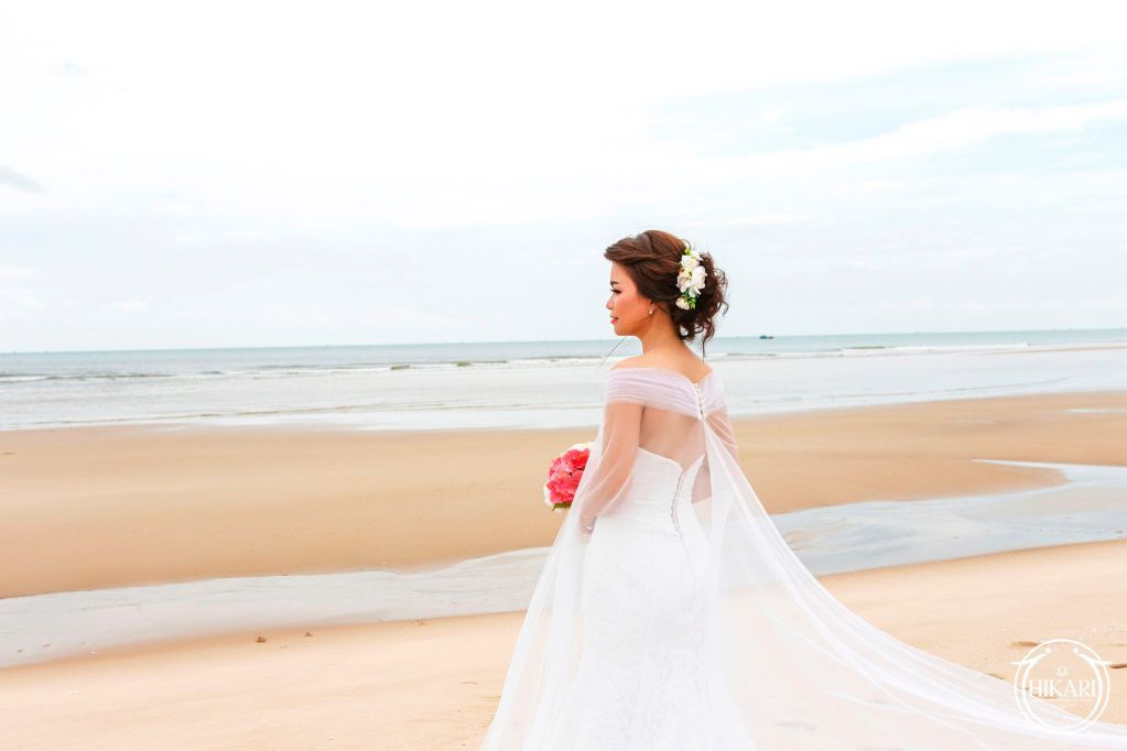 Chụp ảnh cưới tại bãi biển Hồ Cốc
